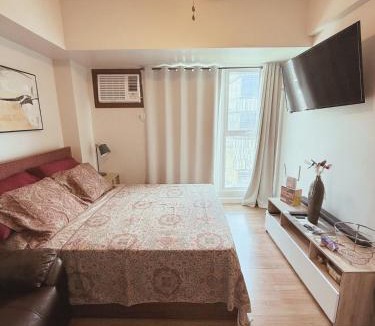 Cebu Apartment | SkyLoft Cebu Solinea Skyline Studio with Mountain and City View