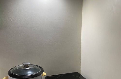 Ermita Apartment | Sleek Stay Manila Walk to Robinsons, PGH, U.S. Embassy & LRT