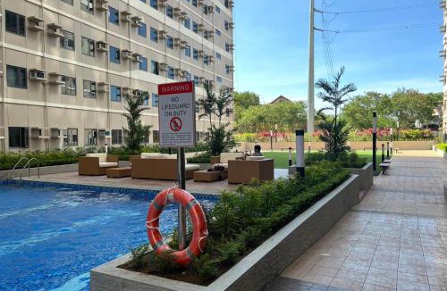 Dasmarinas Hotel | SMDC Green 2 Staycation, The Traditional & Modern Fusion Condo