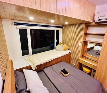 Las Pinas Apartment | SolAzur Staycation SMDC South Residences Las Piñas with 100MBPS Wifi &NETFLIX &BAR STATION &CITY LIGHTS VIEW
