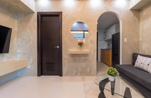Katuparan Condo | Soothing 1-bedroom condo in lovely BGC Taguig with AC, WiFi FREE Pool use