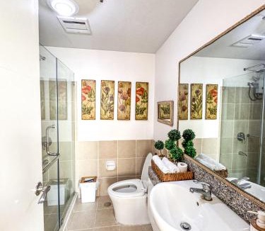 A. Bonifacio Apartment | Spacious 1BR with Sunset view at The Celandine