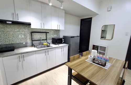San Lorenzo Condo | Spacious 2BR Condo San Lorenzo Place 4KM Airport Netflix WIFI