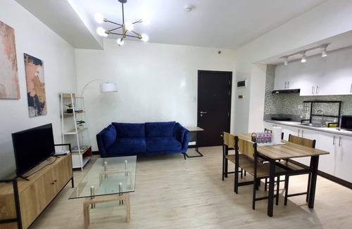 San Lorenzo Condo | Spacious 2BR Condo San Lorenzo Place 4KM Airport Netflix WIFI