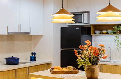 Cebu Apartment | Spacious 3-bedroom apartment on the penthouse floor with AC, WiFi in Cebu City