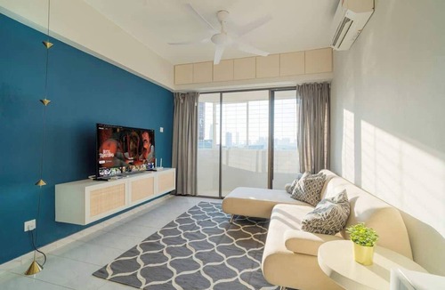 Downtown George Town Apartment | Spacious 3BR Retreat Near Gurney Drive