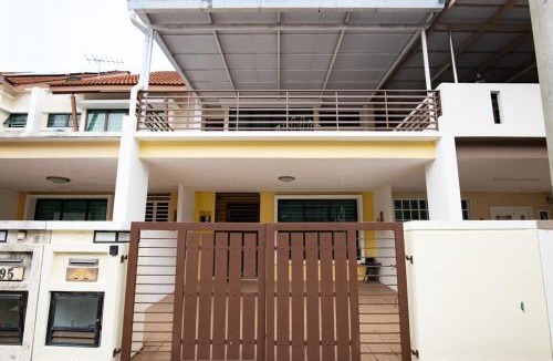 Kampung Terang House | Spacious 4BR Double Storey Home Balik Pulau