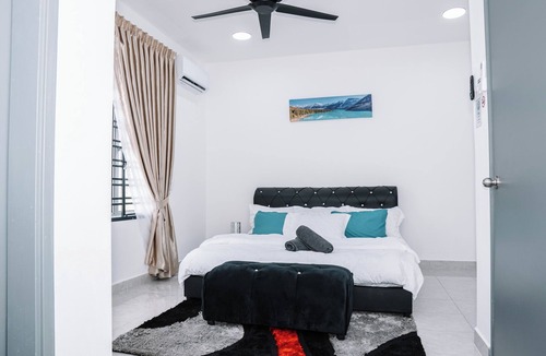 Senai House | Spacious 4BR Family Home Near Senai Airport JB