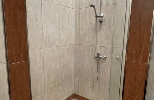 Hilongos Hotel | Spacious 5-bedroom hotel in awesome Hilongos with WiFi, AC