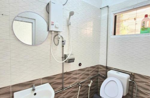Gelugor House | Spacious 9 Rooms house 23paxQbay MallSpice Arena
