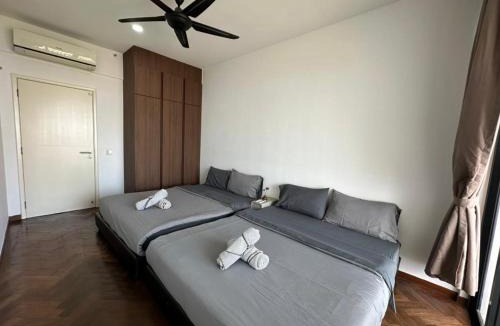 Seri Tanjung Pinang Apartment | Spacious Comfy 8pax, 3 Bedroom, 2 Car Park, The Landmark
