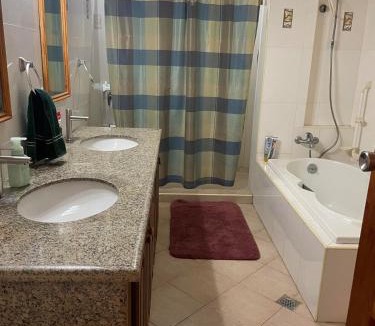 San Vicente Apartment | Spacious Dream House near Vigann