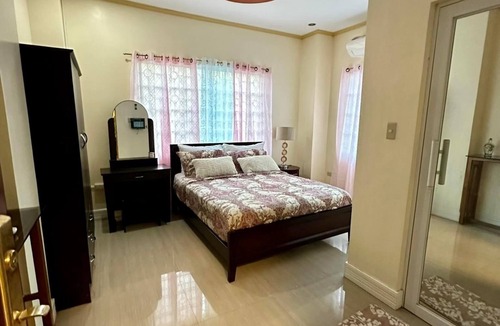 Cebu Bed & Breakfast | Spacious , elegant house for rent, 4 bed room situated on top of creek in Cebu.