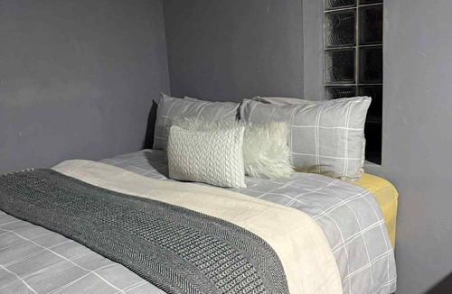 Bakilid Cabin | Spacious lodge in terrific Mandaue City with AC, WiFi