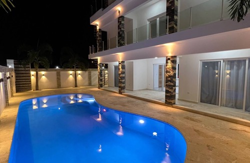 Cabarete Villa | Spacious Luxury 5-Bedroom, 7 Bath Villa w/AC & Wi-Fi - 15min North of Cabarete