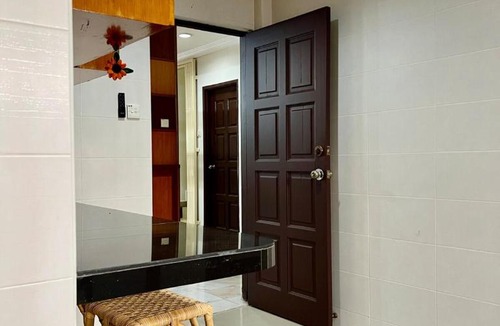 Central District House | Spacious Retreat l Heart of JB by Cowidea