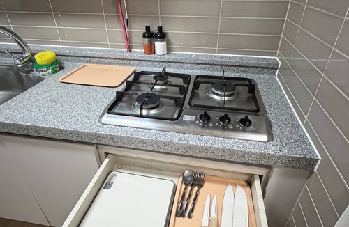 Clark Freeport Condo | Spacious Room + King Bed Size w/Full Kitchen & Full size Bathroom