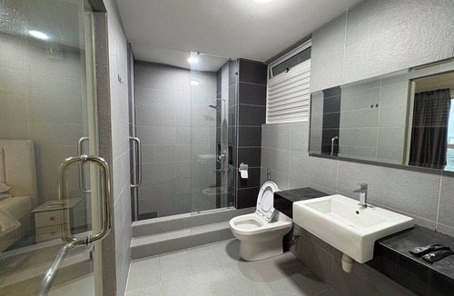 Central District Apartment | Spacious Stay at Danga Bay - Entire Unit