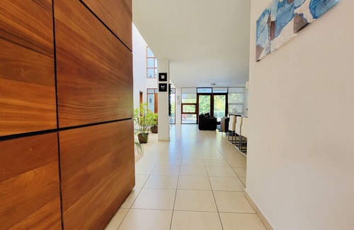 Villas Del Mar Villa | Spacious 🍂 trendy Villa at Metro country club, Juan dolio 🍆
