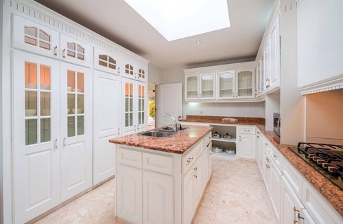 La Esplanada Villa | Spacious villa with 7 bedrooms and WiFi, AC in charming Sosúa