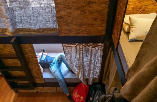 Tagbilaran Hostel | Spinning Cat Hostel - Adults Only