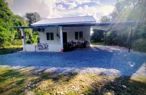 Pokok Sena District House | Sri Nawa Homestay