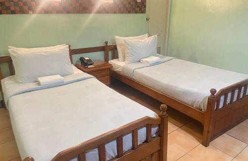 Pio del Pilar Hotel | St Illians Inn Makati