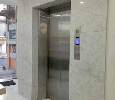Downtown Apartment | St. Marvin Studio Makati M402