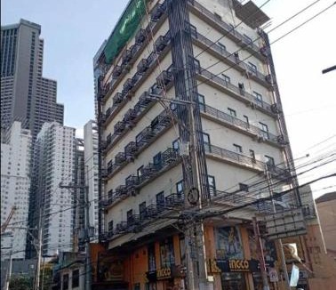 Downtown Apartment | St. Marvin Studio Makati M509