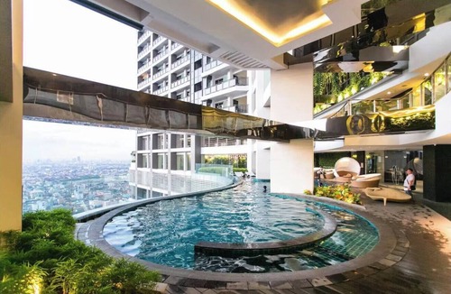 Valenzuela Condo | Stay in Makati’s amenity-rich luxury condo