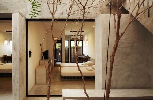 Bangsar Apartment | Stay-in male Caretaker- Rooftop Dipping Pool House