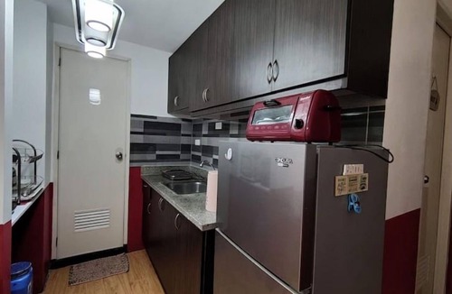 Pasig Apartment | Staycation Comfy Aircon Wifi Room!