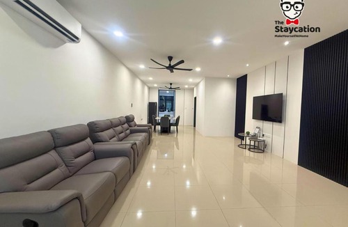 Kuching Apartment | Staycation Homestay 80 Stutong Baru near Aeroville