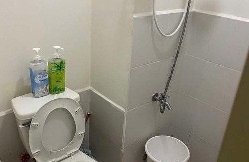 Malamig Apartment | Staycation room at Deca Homes Tower Mandaluyong