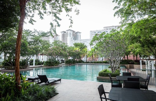 Tanjung Tokong Condo | Straits quay marina stay