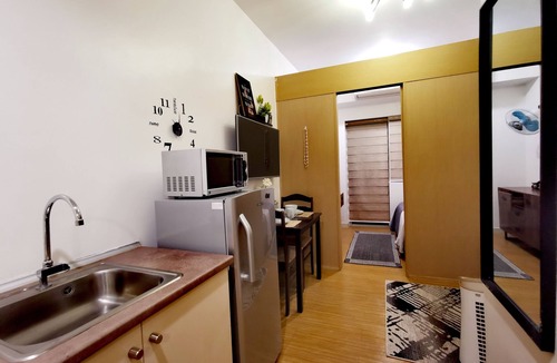 Ususan Condo | Studio 1BR Balcony, Pool, Near Airport & BGC