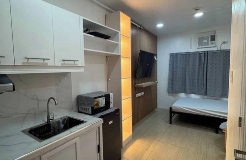 Alabang Condo | Studio Condo in beautiful Muntinlupa with AC, WIFI, fitness room, pool