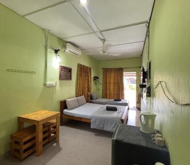 Pekan House | Studio Khalida Taman Perdana
