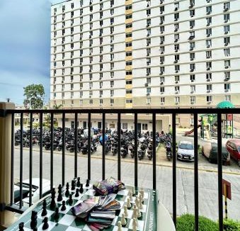 Lapu-Lapu Apartment | Studio Retreat with Balcony and Pool