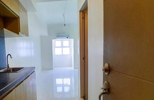 Ermita Night District Apartment | Studio-type condo unit near Pedro Gil LRT Taft Ave Malate Manila
