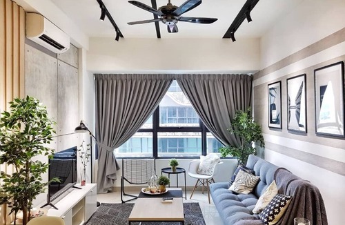 Ampang Condo | Stunning 1-bedroom studio unit. Fast Internet + Netflix. Best Deal in Town