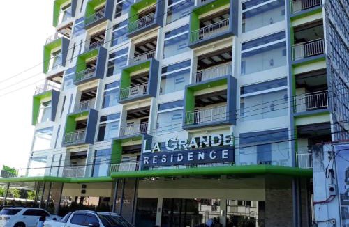 Malabanias Apartment | Stunning new condo in exclusive La Grande resort