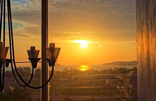 Kota Kinabalu Apartment | Stunning Sunset Sea View Villa