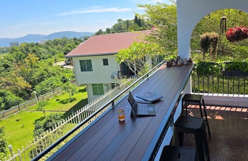 Kota Kinabalu Apartment | Stunning Sunset Sea View Villa