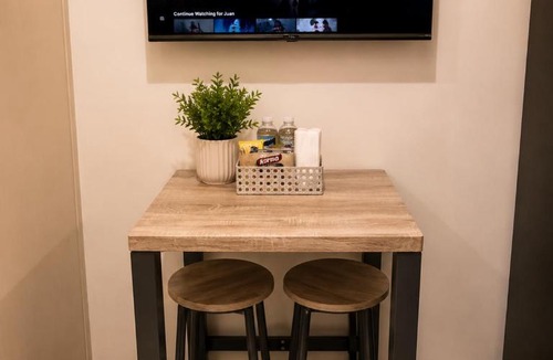 Las Pinas Apartment | Stylish 1BR Condo @ SM Southmall