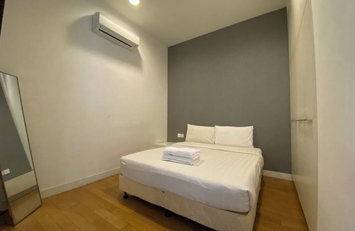 Golden Triangle Apartment | Stylish KLCC Apartment with Stunning City Views