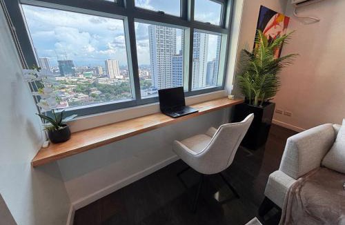 Legazpi Village Apartment | Stylish Loft by Greenbelt