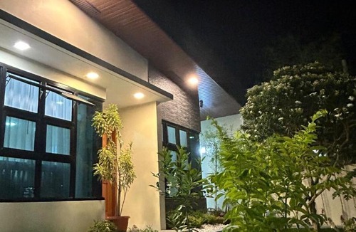 Iligan House | Stylish Modern Retreat Family Getaway
