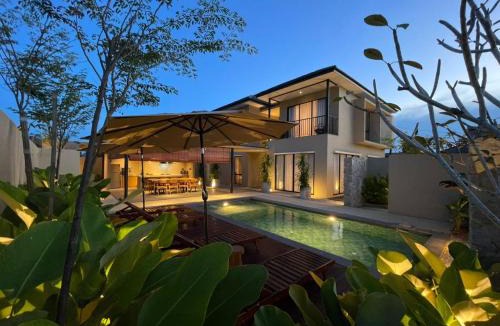 Kampung Ulu Takir Villa | SUARASA Villa 2 - Nearby the beach