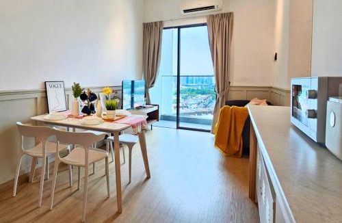 Subang Jaya Apartment | Subang 2BR Homestay Walk to LRT Near SJMC & Sunway Pyramid